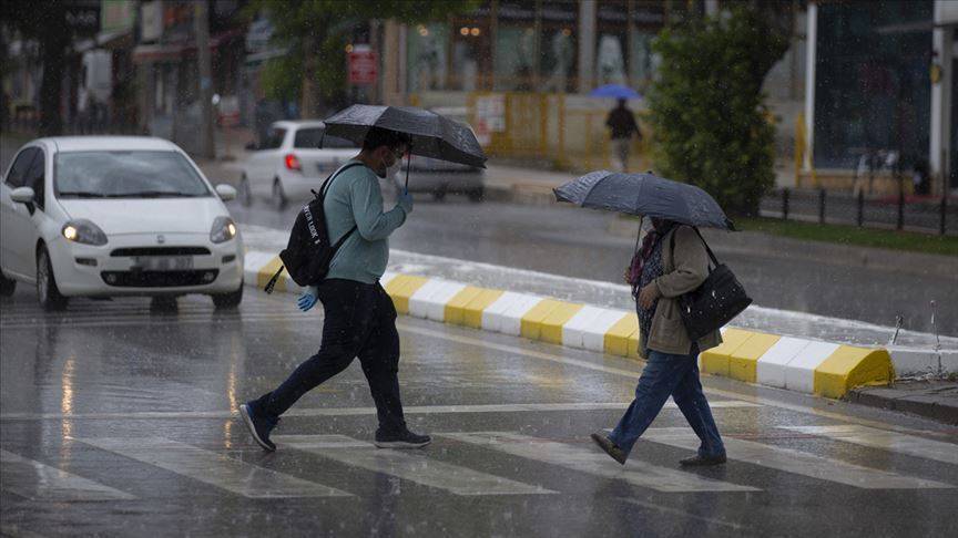 Yeni hafta soğuk başlıyor: Sıcaklıklar 5 derece birden düşecek! Meteoroloji’den sağanak ve fırtına uyarısı 10